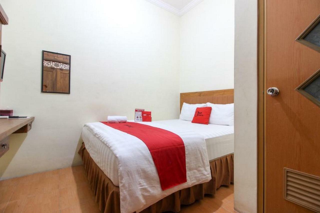 RedDoorz near AMIKOM Yogyakarta 2 Maguwo Bagian luar foto